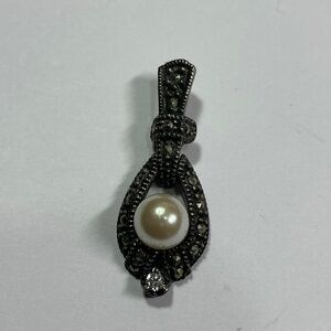 Vintage Sterling Silver Judith Jack Pendant W/ pearl & clear stone. 1 1/8” long